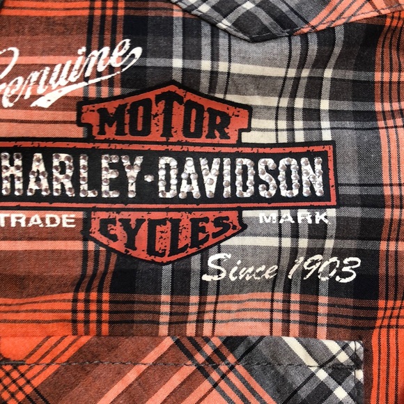 Harley Davidson NWOT , size small, brand new ,sparky crystals , snap button top! - Picture 3 of 4